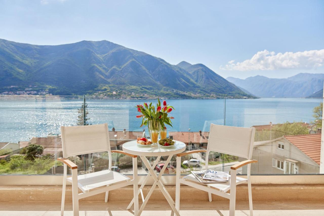 Apartment Noa With Sea View Kotor Bagian luar foto