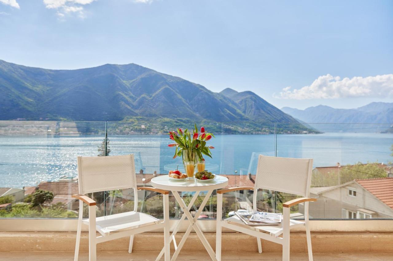 Apartment Noa With Sea View Kotor Bagian luar foto