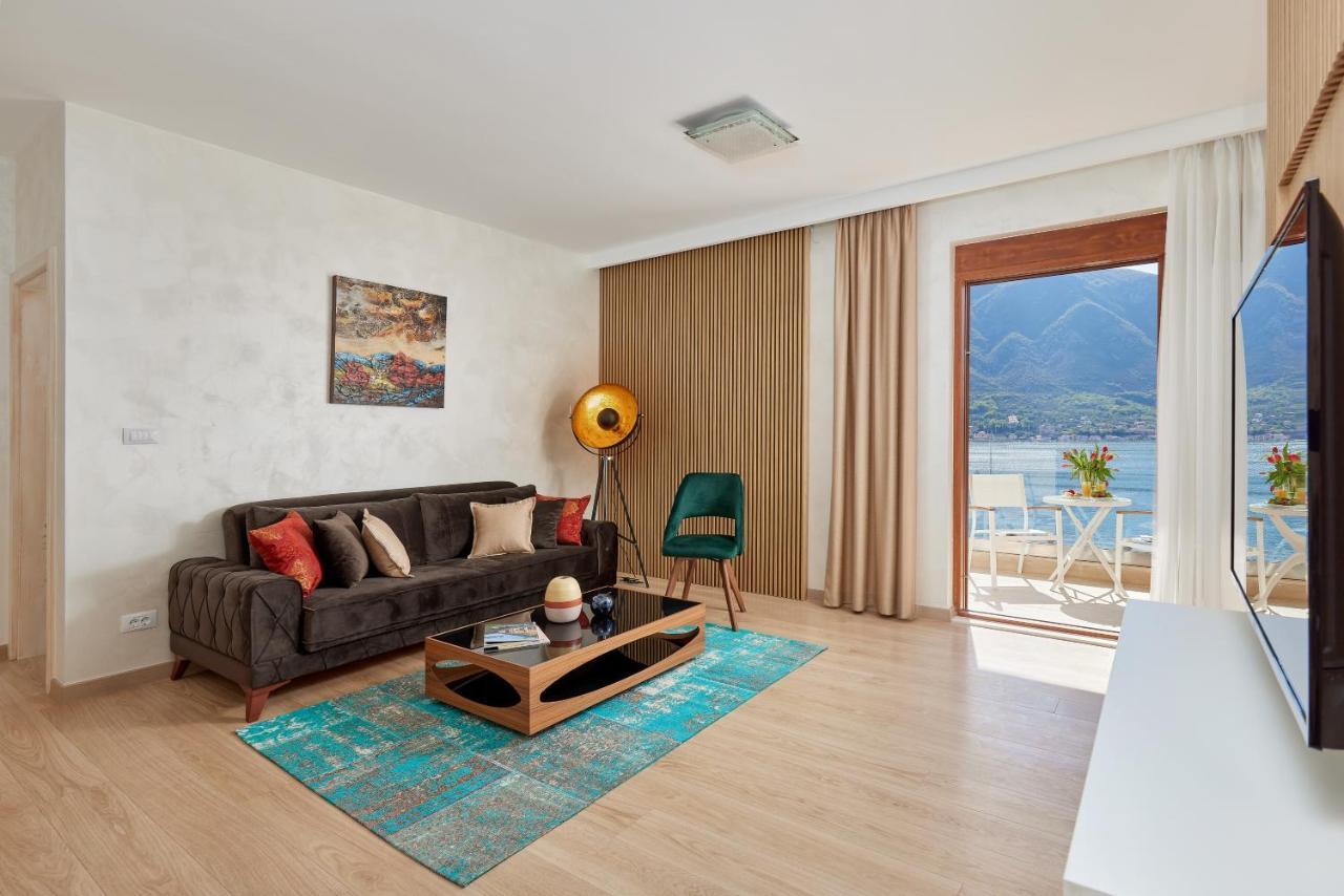 Apartment Noa With Sea View Kotor Bagian luar foto