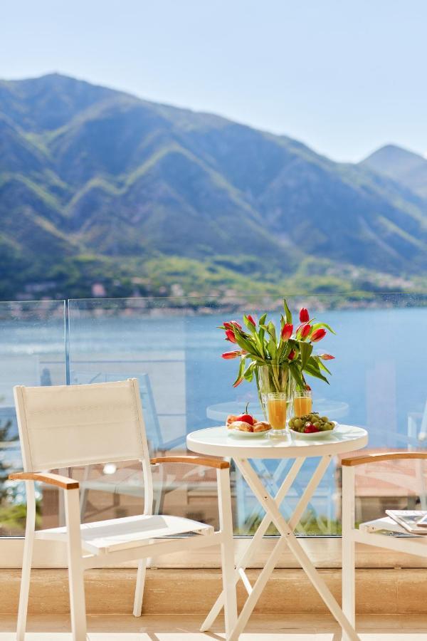 Apartment Noa With Sea View Kotor Bagian luar foto