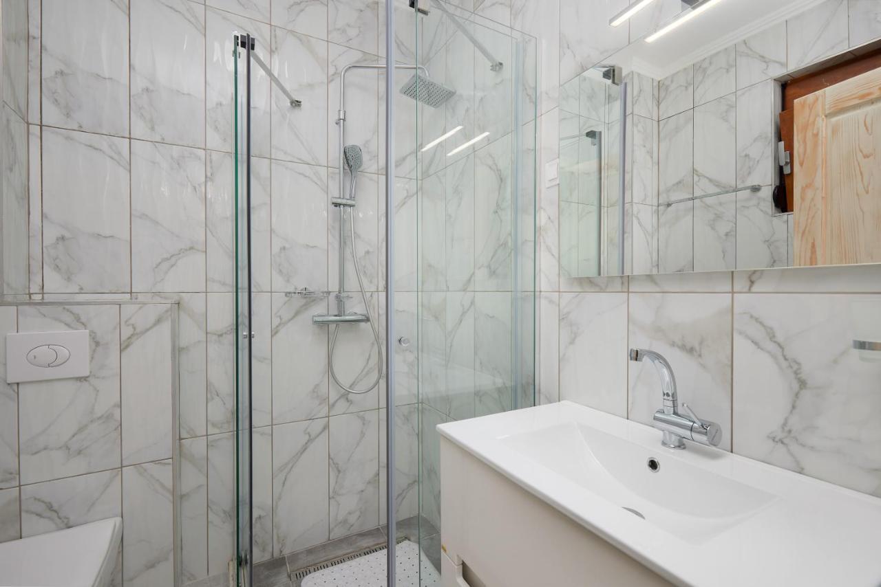 Apartment Noa With Sea View Kotor Bagian luar foto